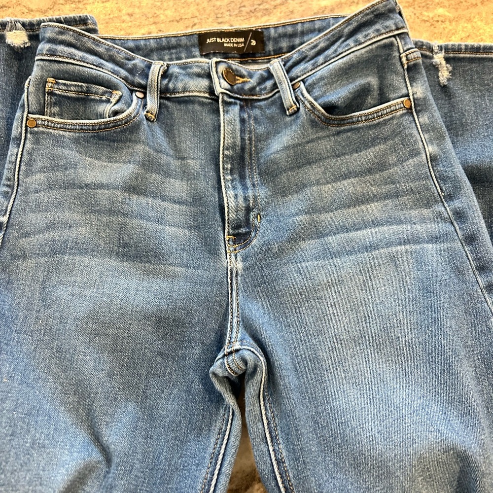 Just Black Women's Blue Distressed Jeans (size 29)